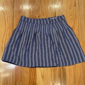 💜 5 for $25 or 3 for $18 Gap blue and white chevron skater skirt